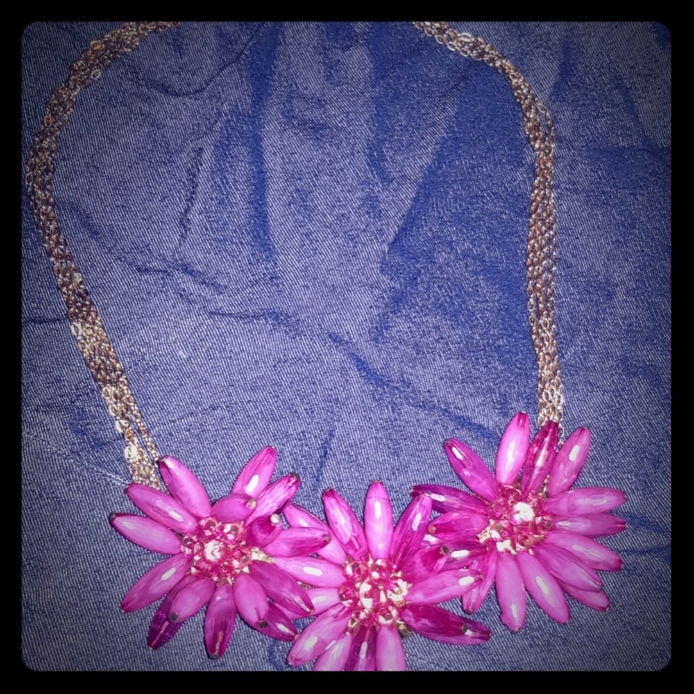 🌺 Fuchsia Floral Necklace